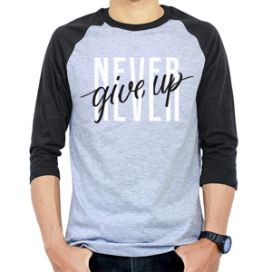 Kaos Raglan Kaos pantang menyerah 