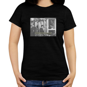 Kaos indah pada waktunya