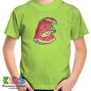 Kaos berselancar di ombak buah semangka