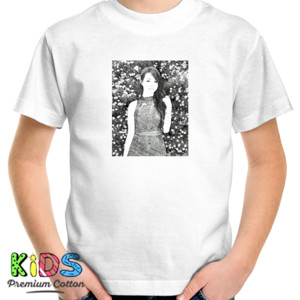 Kaos 8.front_Beauty_woman_sket_pencil_white