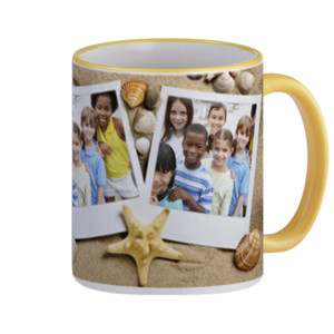 Mug Liburan di Pantai