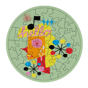 Puzzle Gadis menyapa hello