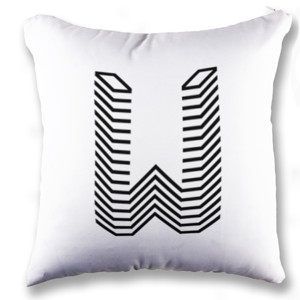 Bantal Logo huruf W gamer