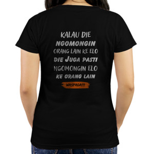 Kaos Ngomongin Orang Lain