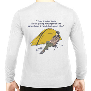 Kaos Tidur di dalam tenda