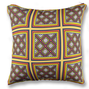 Bantal Motif Tradisional