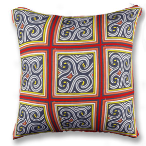 Bantal Motif Tradisional