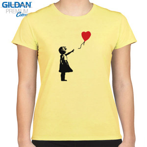 Kaos Gadis Kecil dan Balon Cinta