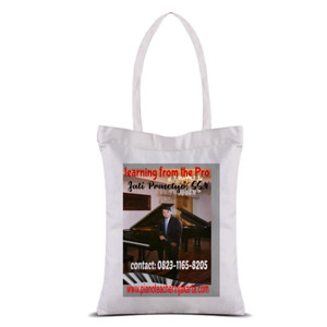Tas Tote the piano teacher