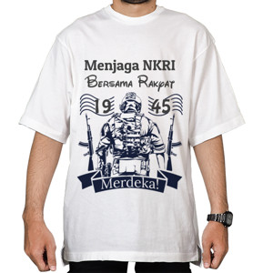 Kaos Oversize Menjaga NKRI Bersama Rakyat