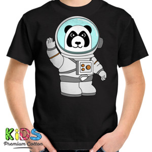 Kaos panda dengan baju astronot melambaikan tangan