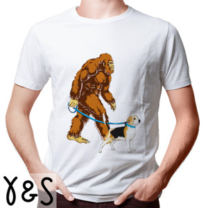 Kaos bigfoot wallking dog