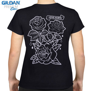 Kaos LOVE HURTS back print