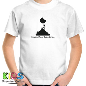 Kaos Man Who Lift The Earth Expanago T Shirt