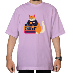 Kaos Oversize Vintage dan Kesenangan musik