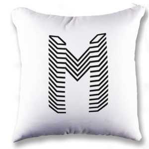 Bantal Logo huruf M gamer