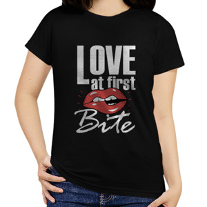 Kaos Kaos Love at First Bite Hitam