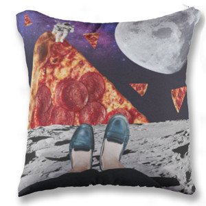 Bantal Pizza Invasion