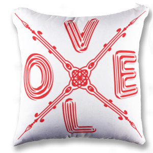 Bantal Bertuliskan LOVE - Valentine