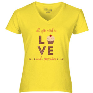 Kaos All you need is Love and Cupcakes