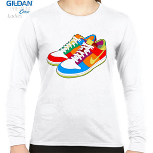 Kaos realistic sports shoes