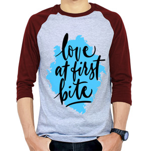 Kaos Raglan Love At First Bite - RedMango