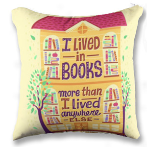 Bantal Lived in Books