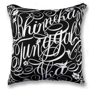 Bantal BHINNEKA TUNGGAL IKA WHITE FLORAL