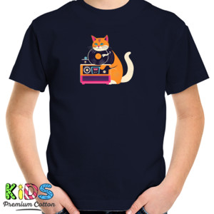 Kaos Vintage dan Kesenangan musik