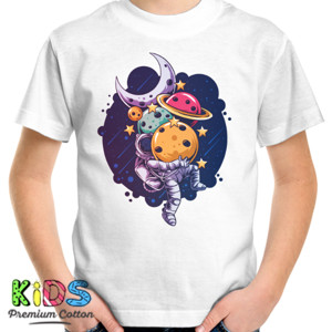 Kaos astronot bawa planet dan bulan