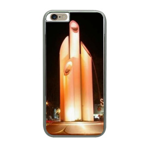 Kota Surabaya - Tugu bambu runcing Casing HP