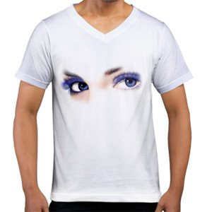 Kaos  Mata warna biru