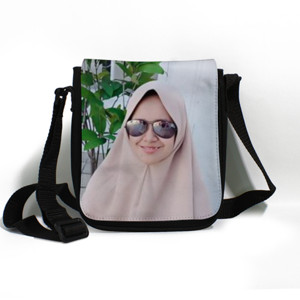 Tas Selempang Girl With Sun Glasses
