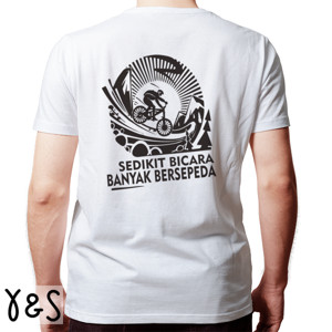 Kaos Kaos Sepeda Sedikit Bicara (Design Belakang)