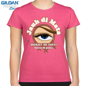 Kaos jauh di mata dekat di hati