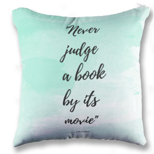 Bantal Never judge a Book (Bookish 5)