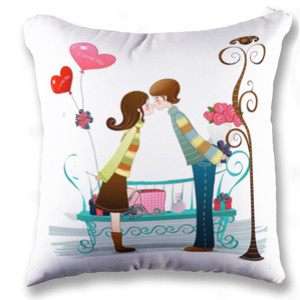 Bantal Cute Couple Kisses