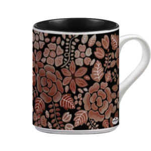 Mug Warna Dalam Marroni Dasar Hitam 