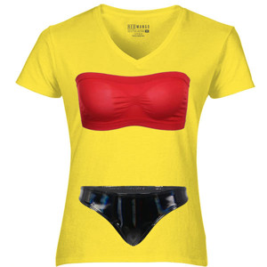 Kaos Bikini Kulit Hitam Mengkilap dan Bra Merah