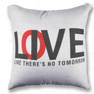 Bantal Live and love