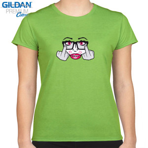 Kaos nerd geek girl frau