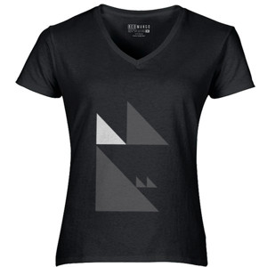 Kaos kaos motif segitiga abstrak