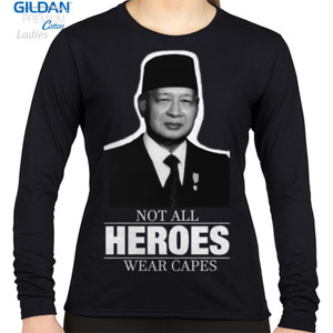 Kaos Not all Heroes wear capes