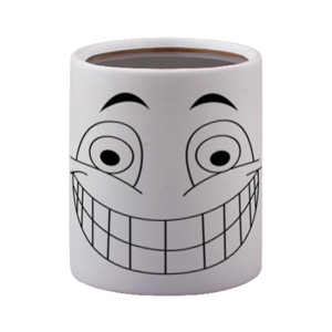 Mug Bunglon nyengir manja