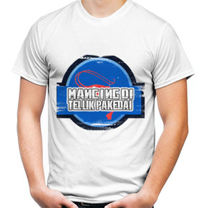 Kaos Mancing di Teluk Pakedai