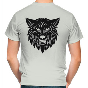 Kaos ilustrasi kepala serigala hitam