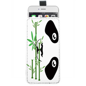 Sarung HP Pouch Giant panda eating bamboo