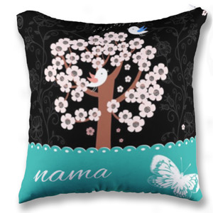 Bantal Bunga dan burung di pohon