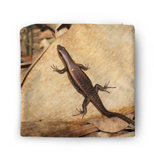 Sarung Bantal Lizard