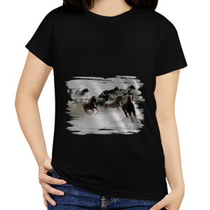 Kaos Baju Dengan Gambar Kuda Ditengah Salju
